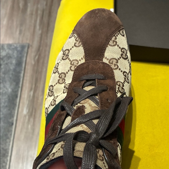 Authentic used Gucci Beige and Brown Men's Shoes. - Picture 9 of 14